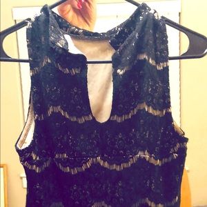 Business casual sleeveless blouse